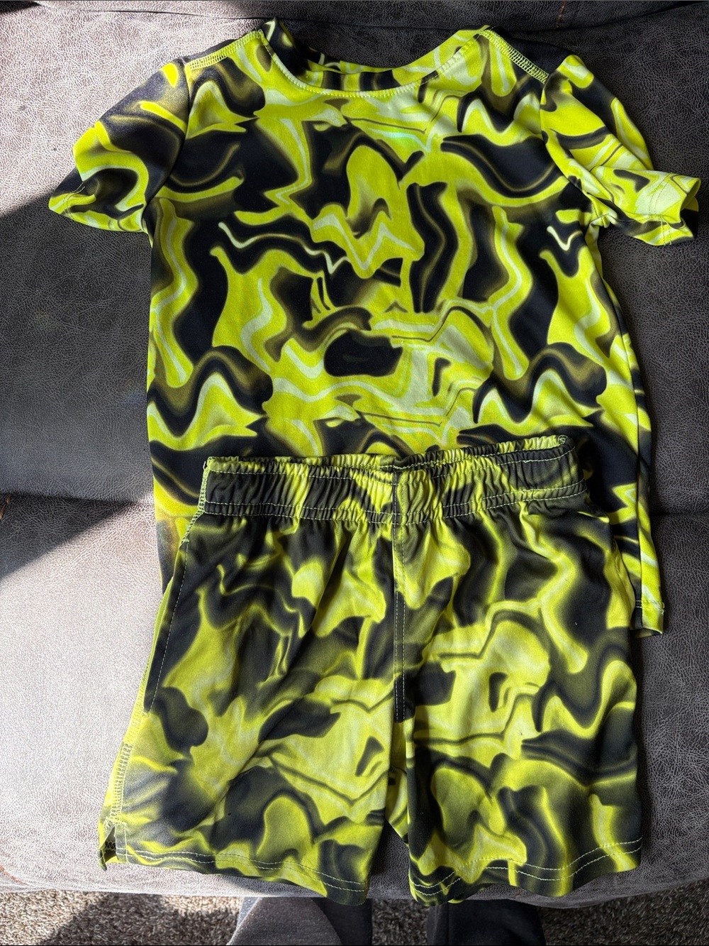 Athletic Works Neon Yellow & Black Swirl Kids Set